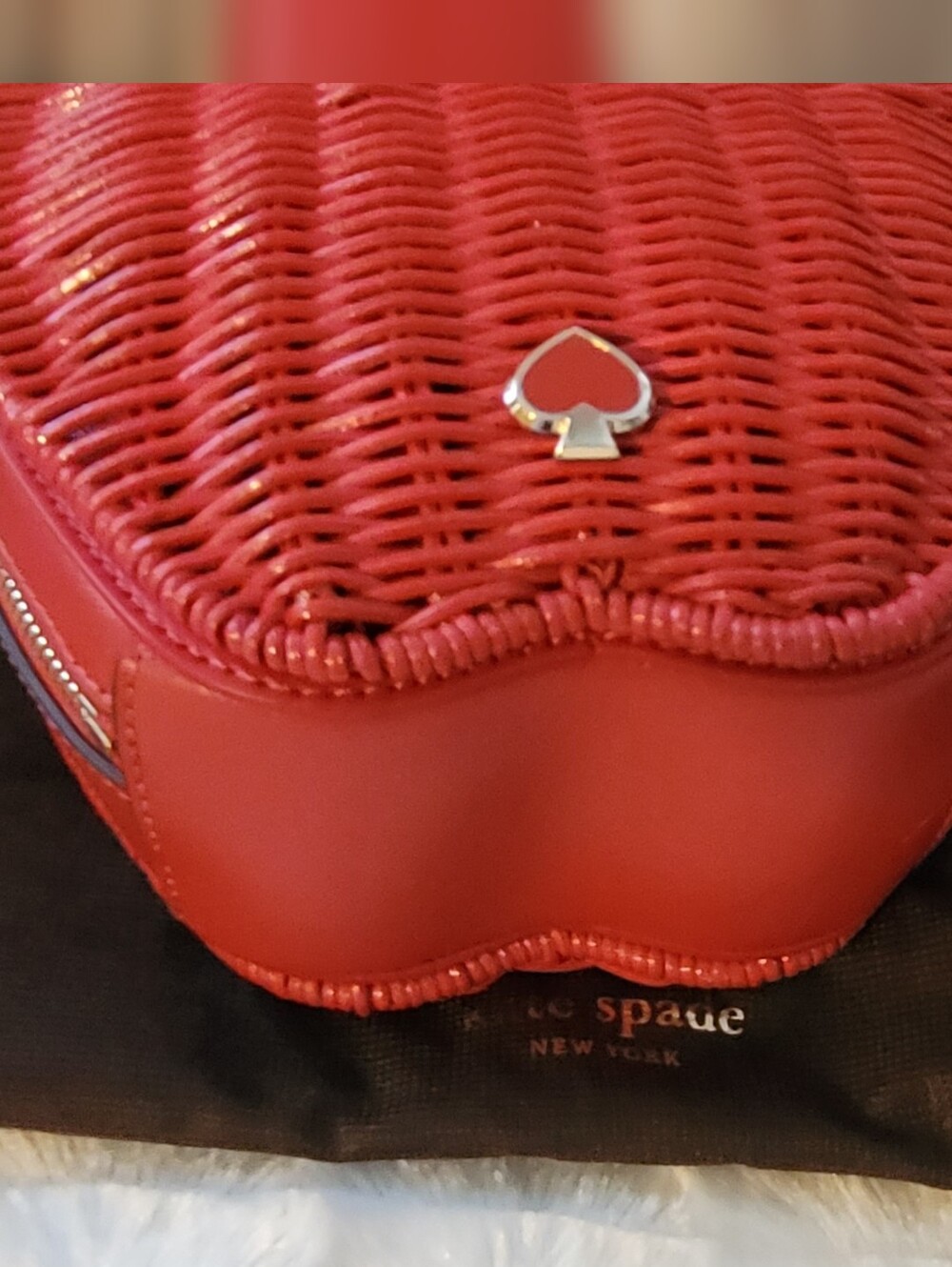 Kate Spade Honeycrisp Apple NWT - Picture 3 of 16